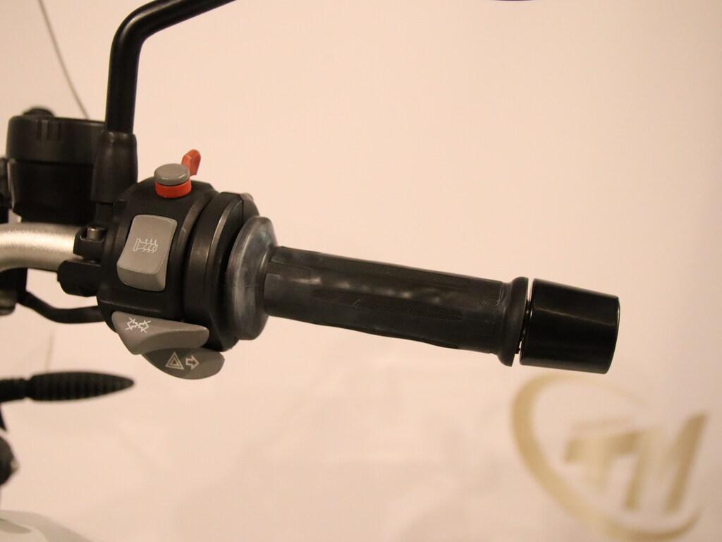 R 1200 R