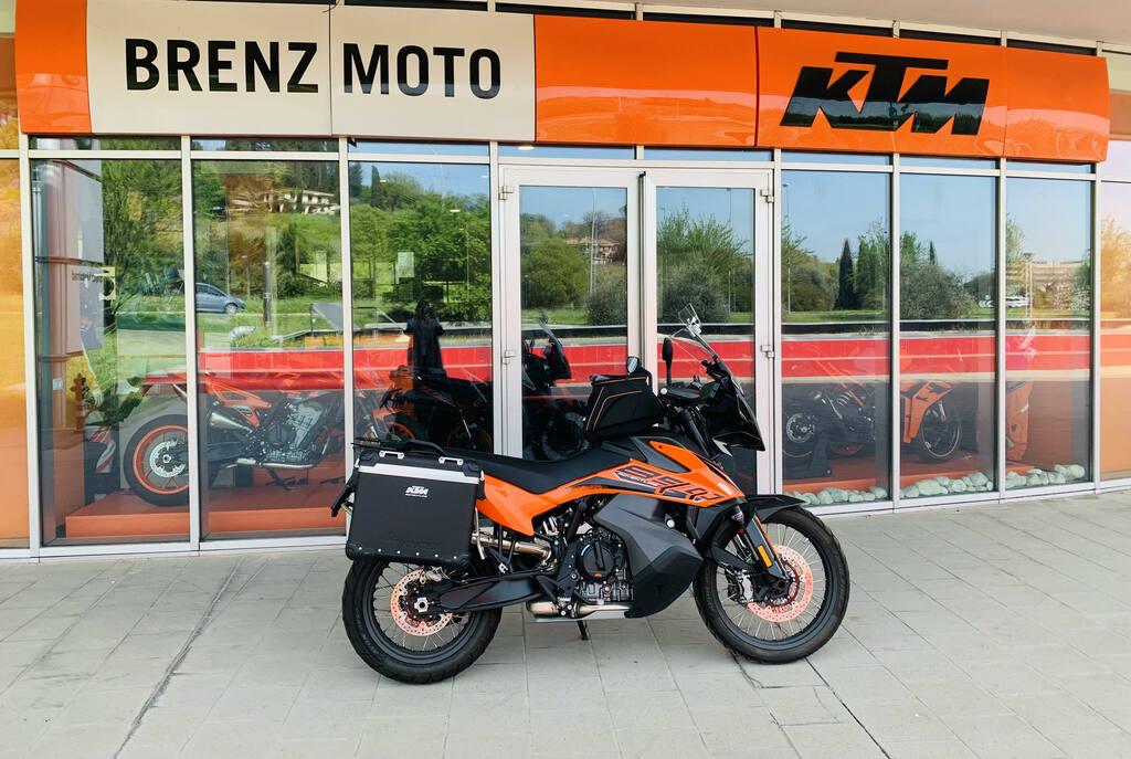 890 ADVENTURE