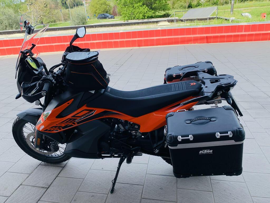 890 ADVENTURE