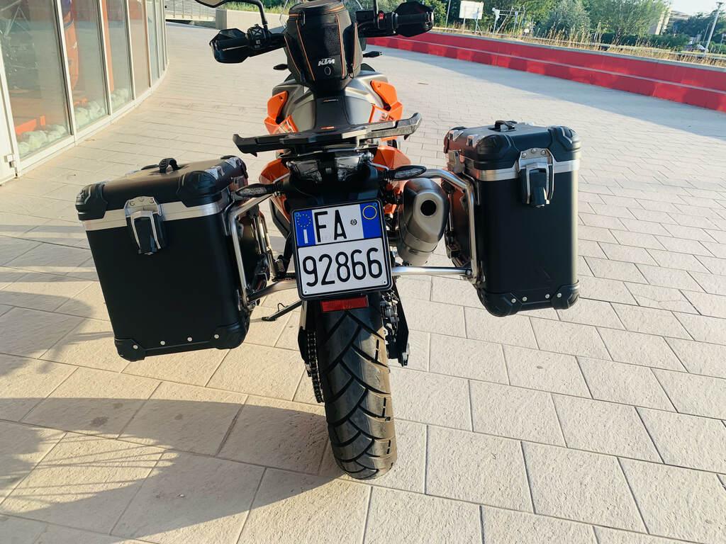 890 ADVENTURE