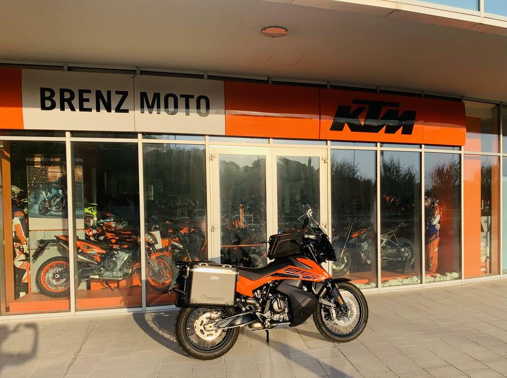 890 ADVENTURE