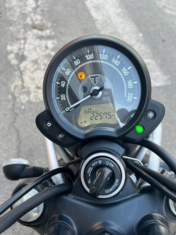 STREET SCRAMBLER 900