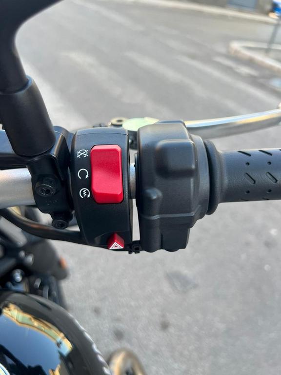 STREET SCRAMBLER 900