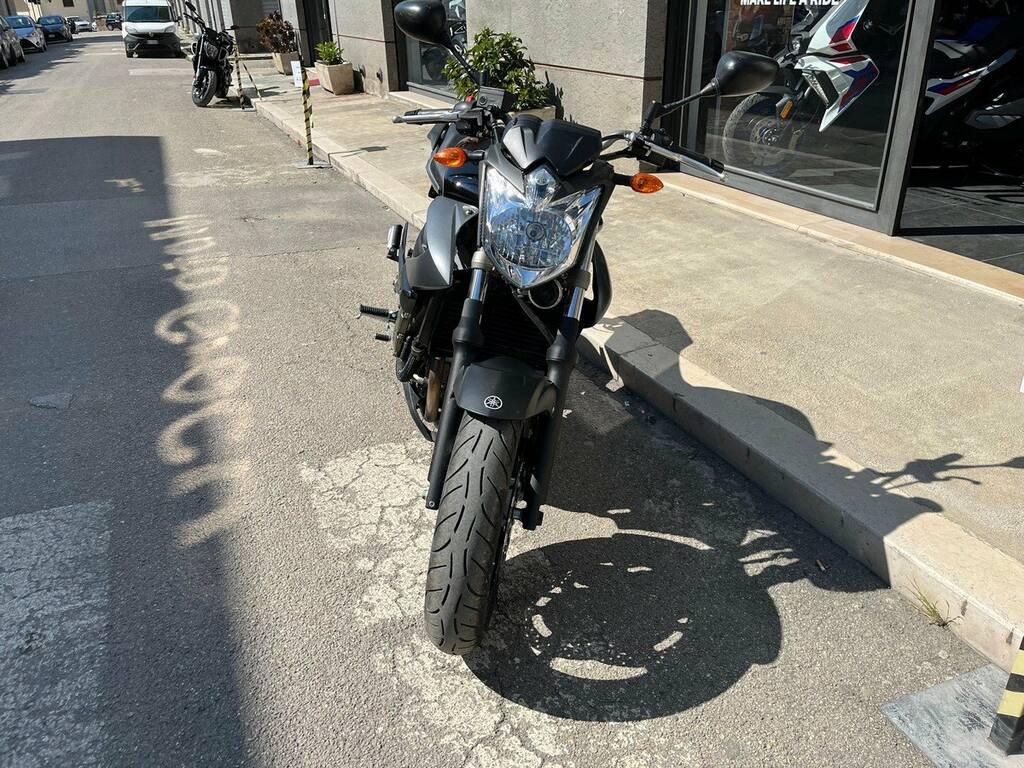 XJ6 600