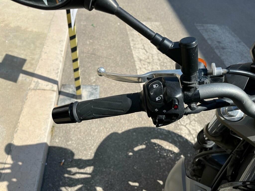 XJ6 600