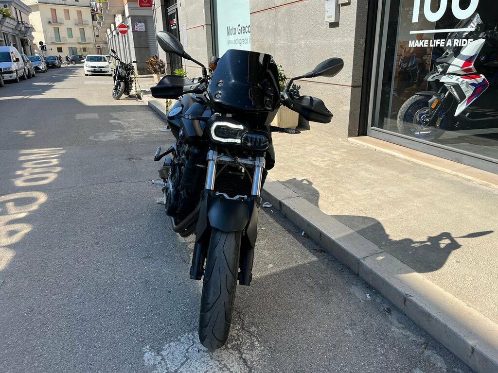 F 800 R