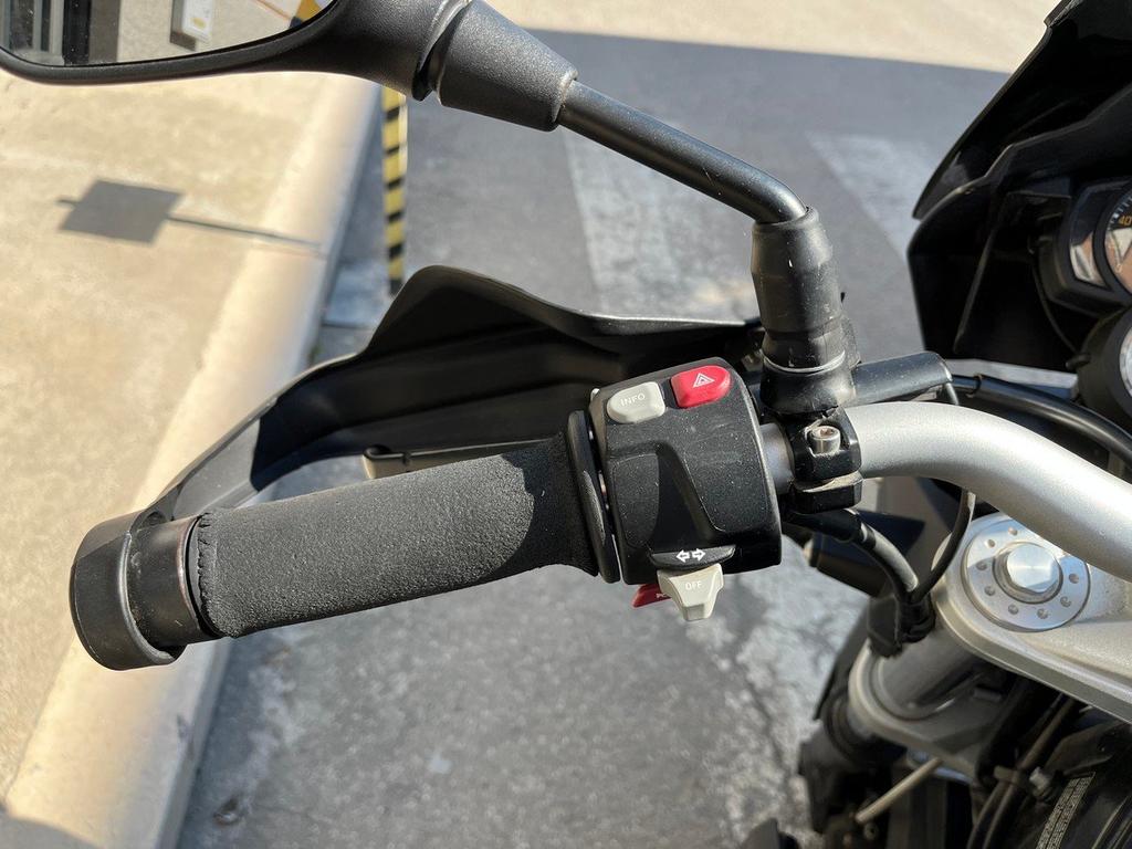 F 800 R