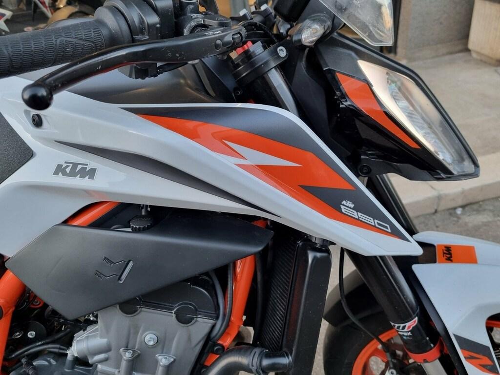890 DUKE