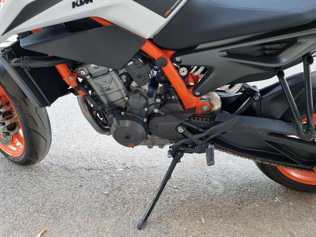 890 DUKE