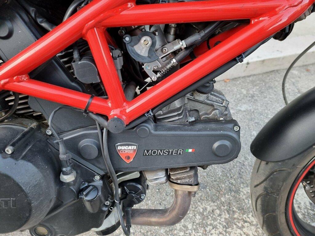 MONSTER 695