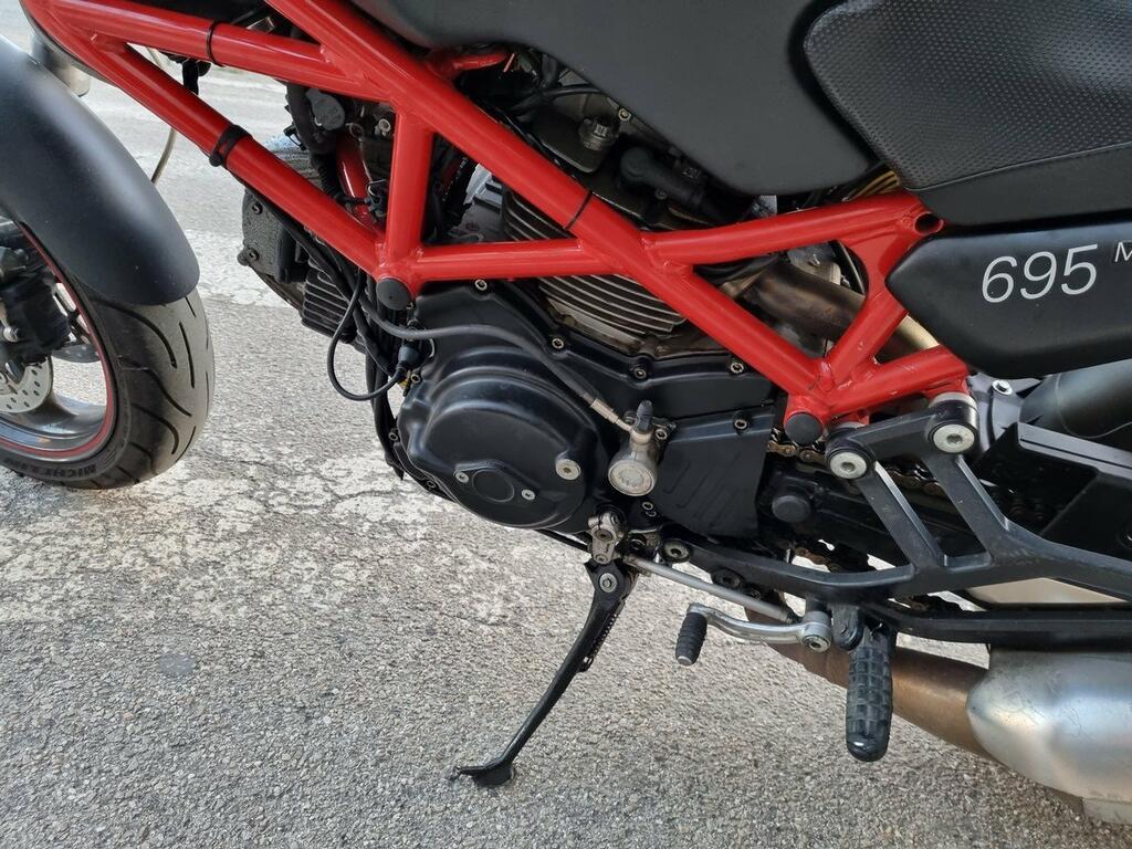 MONSTER 695