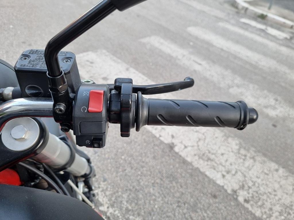 MONSTER 695