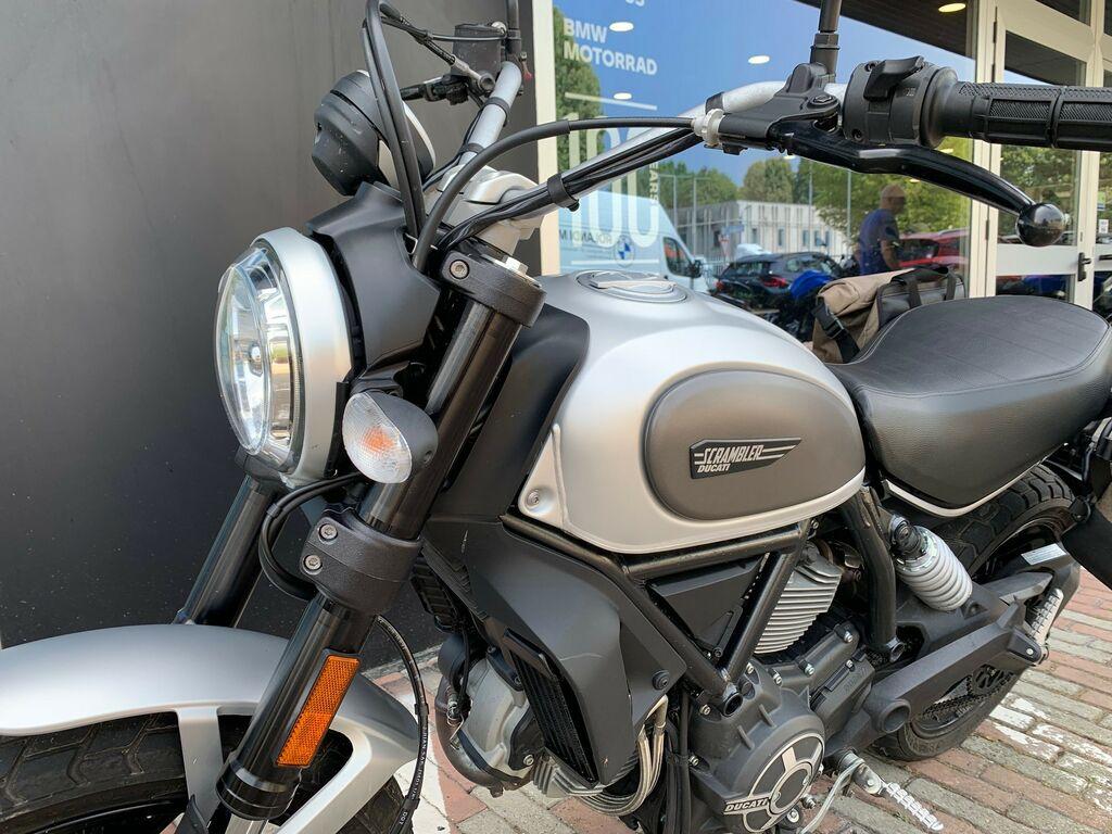 SCRAMBLER 800