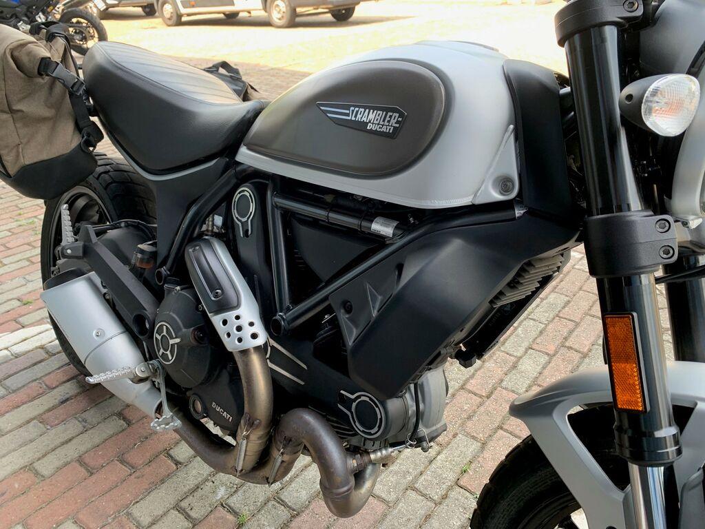 SCRAMBLER 800