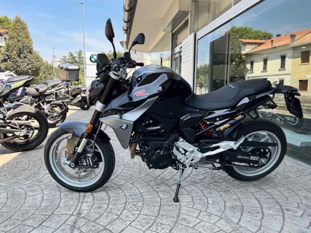 F 900 R