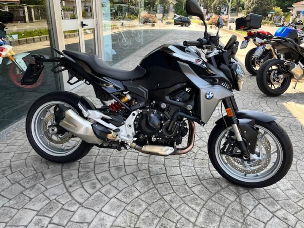 F 900 R