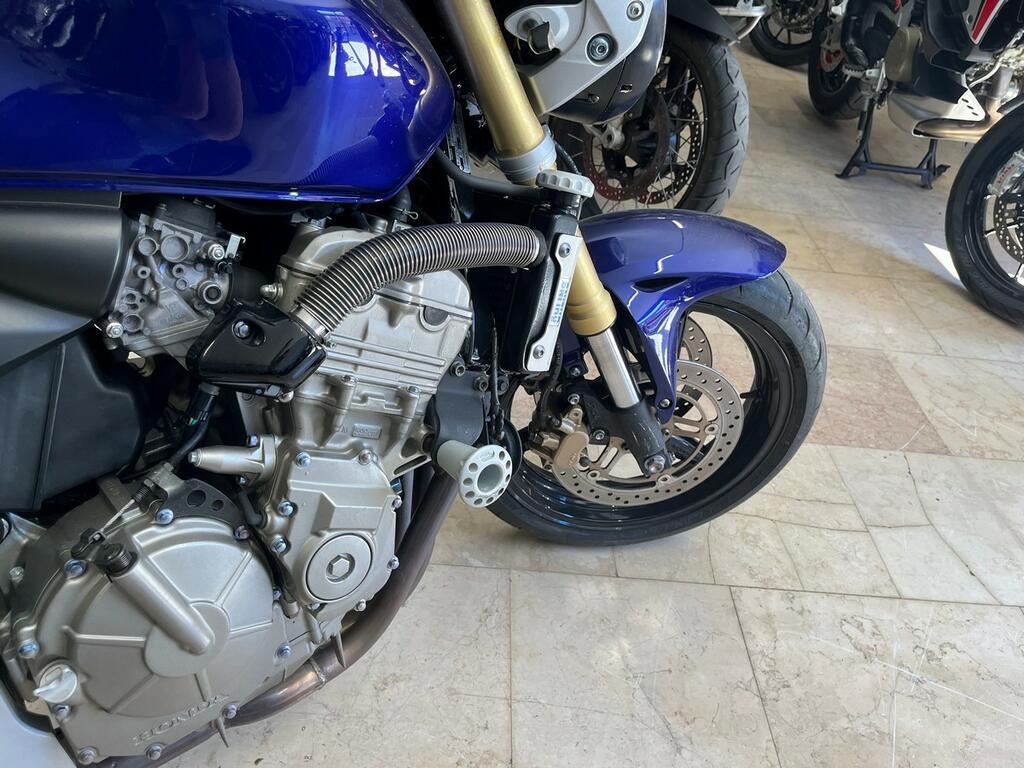 HORNET 600