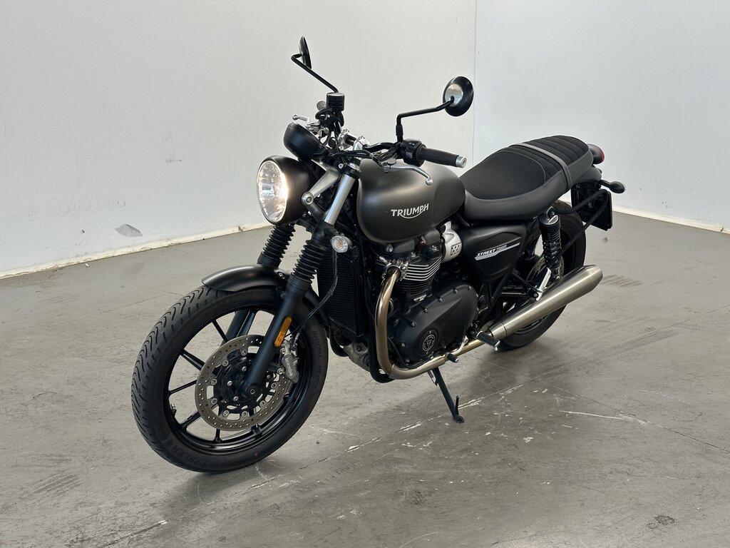STREET TWIN 900