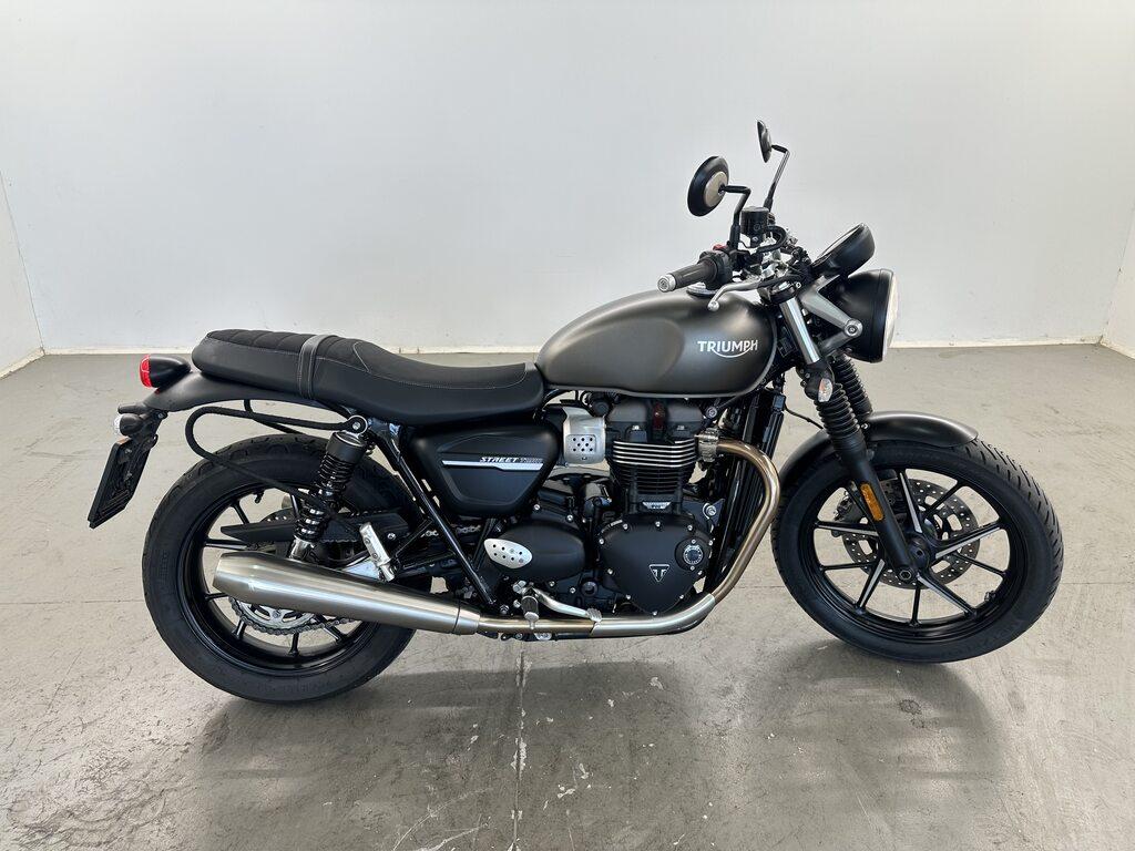 STREET TWIN 900