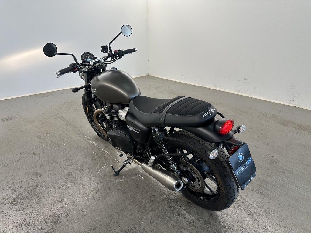 STREET TWIN 900