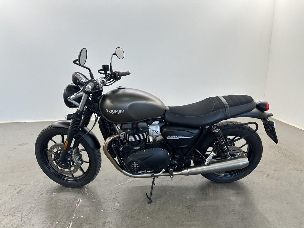 STREET TWIN 900