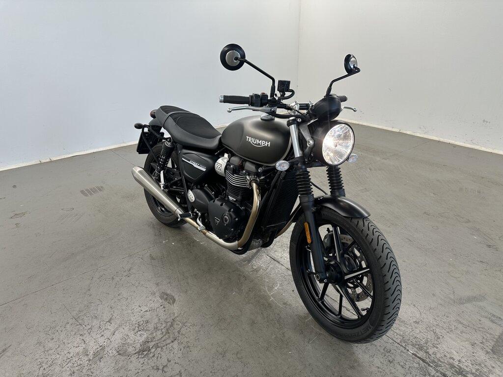 STREET TWIN 900