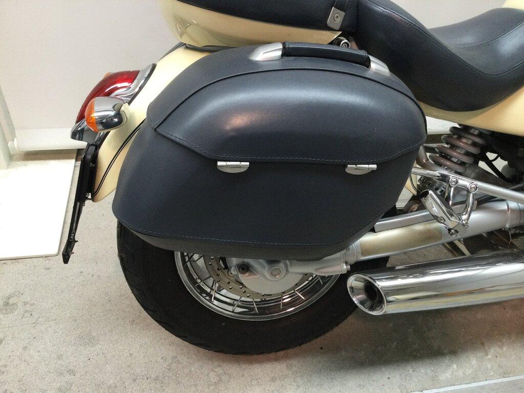 R 1200 C