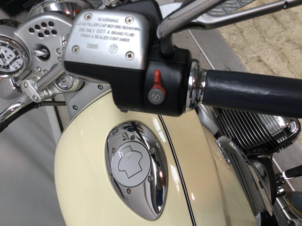 R 1200 C