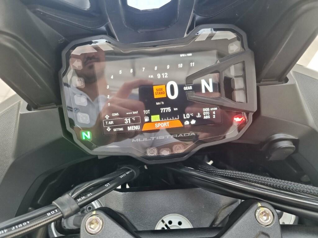 MULTISTRADA V2
