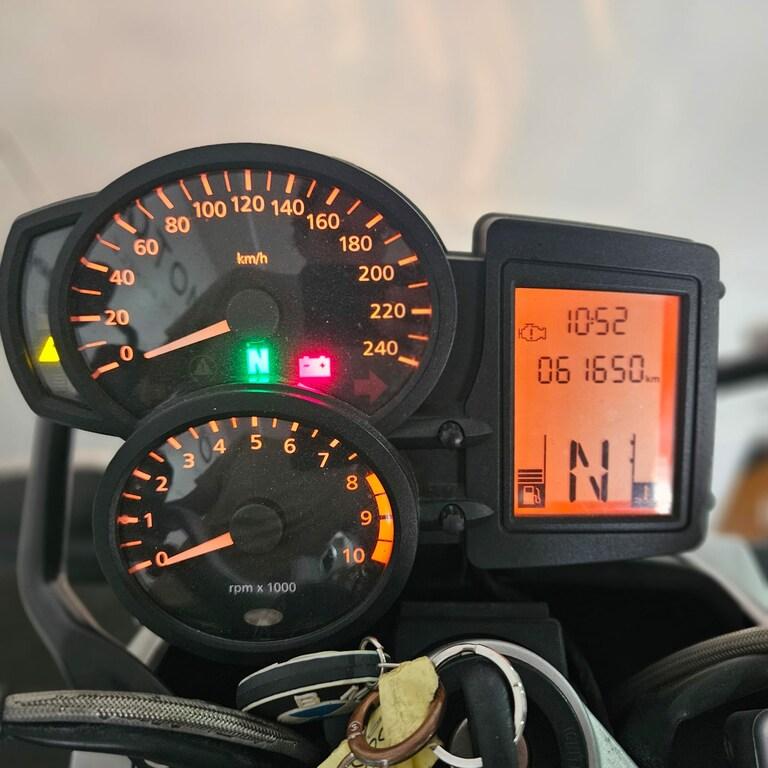 R 1200 R