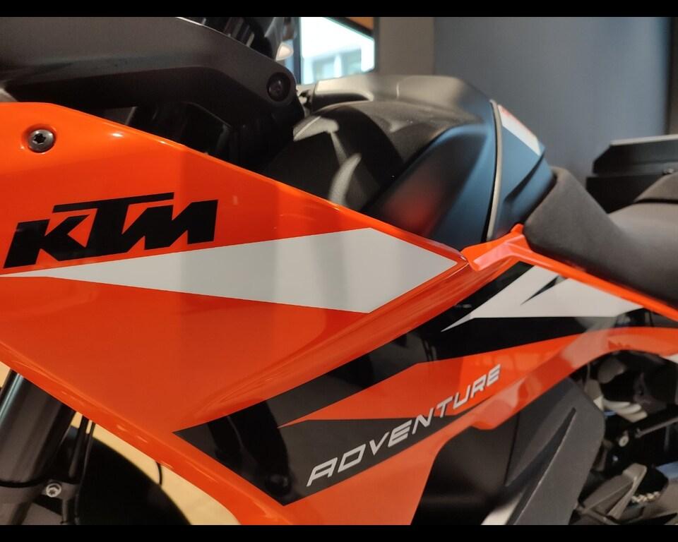 890 ADVENTURE