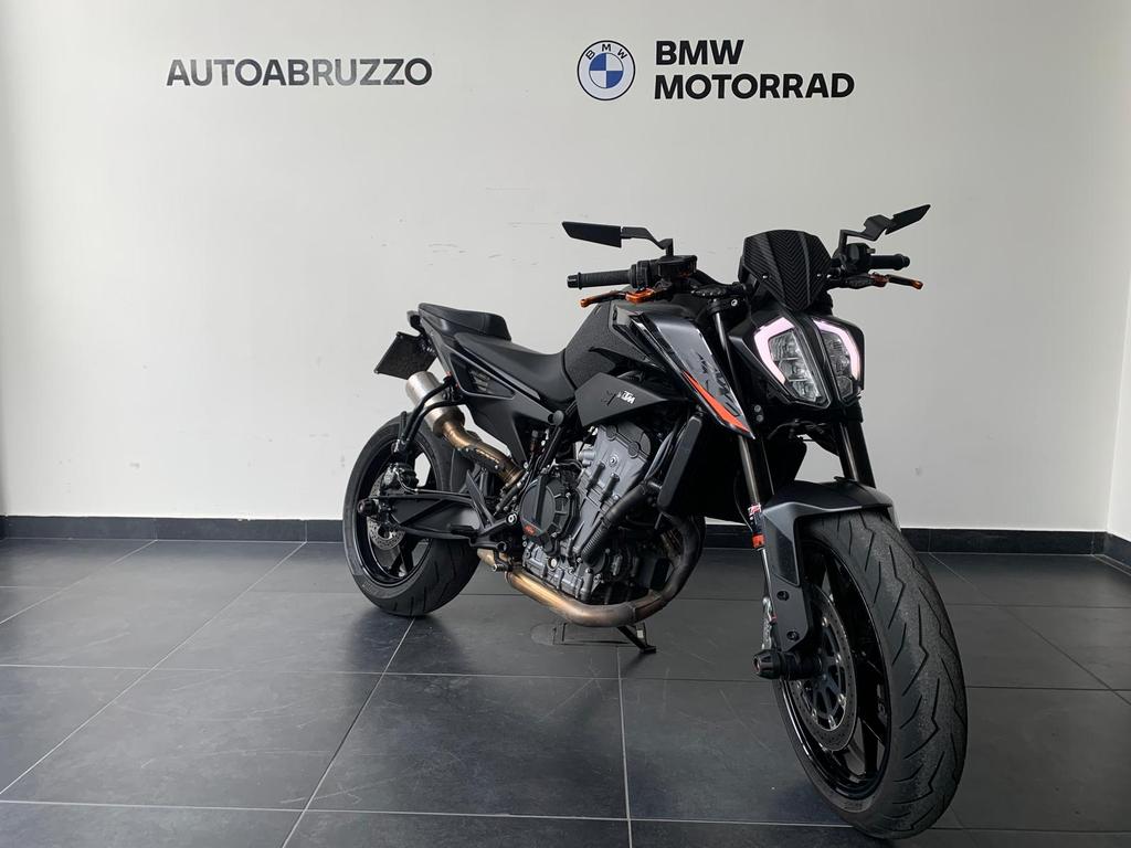 890 DUKE