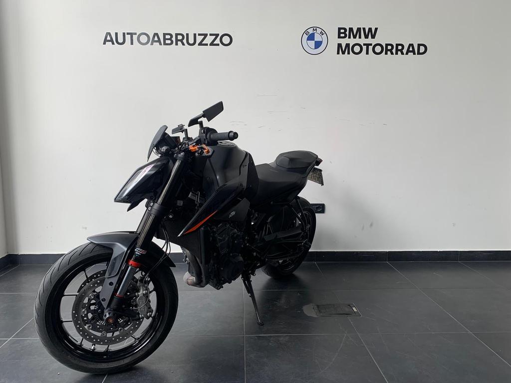 890 DUKE