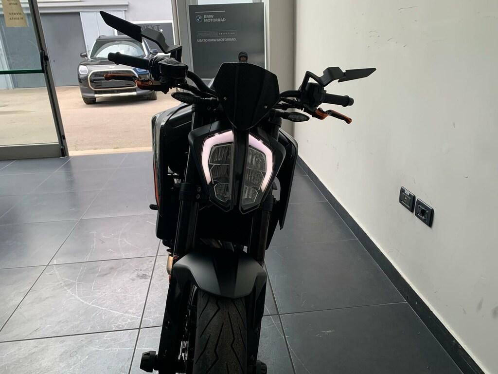 890 DUKE
