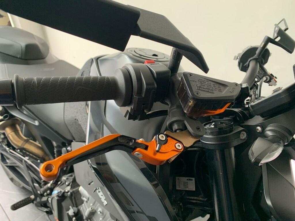 890 DUKE