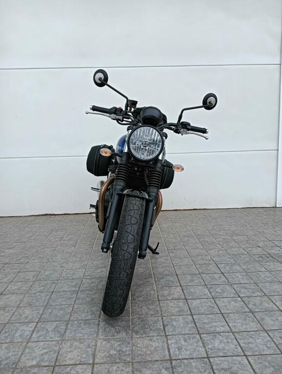 STREET TWIN 900