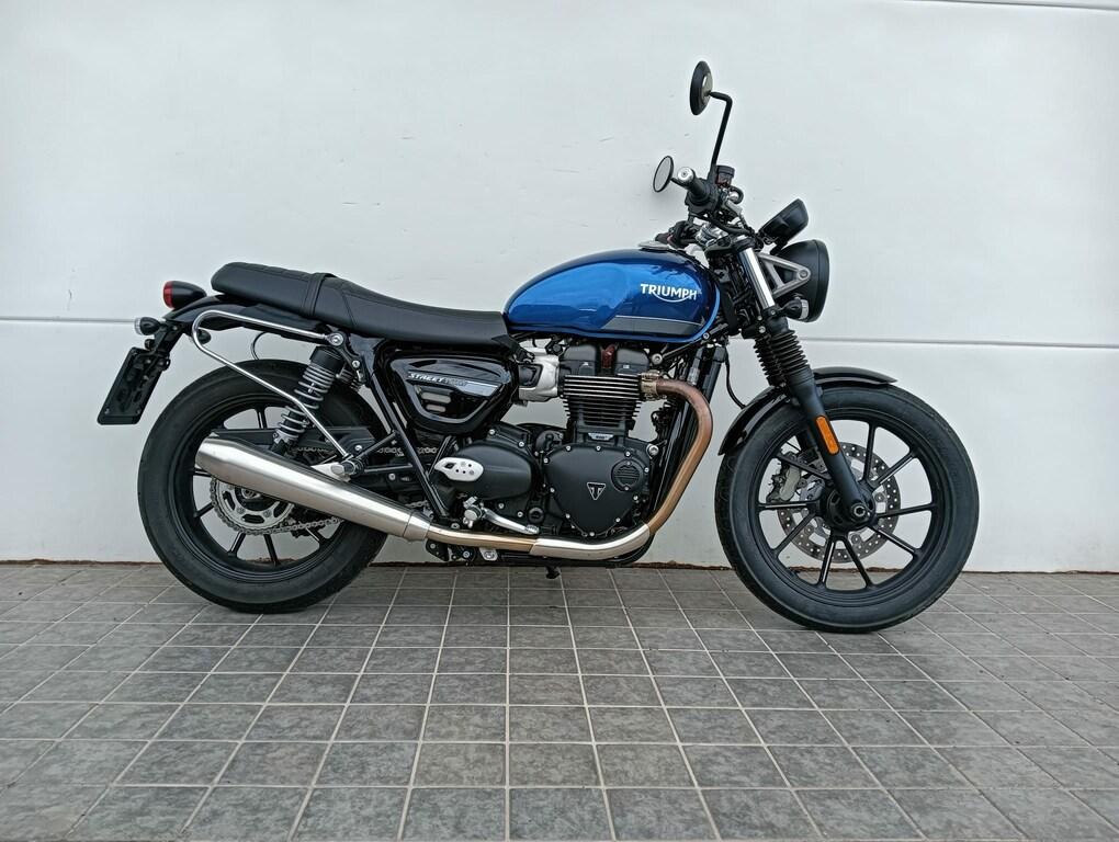 STREET TWIN 900