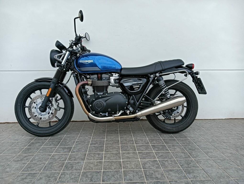 STREET TWIN 900