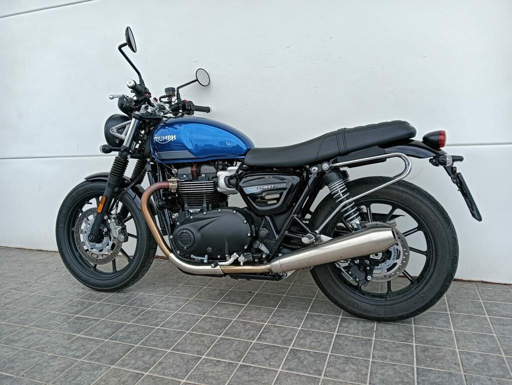 STREET TWIN 900