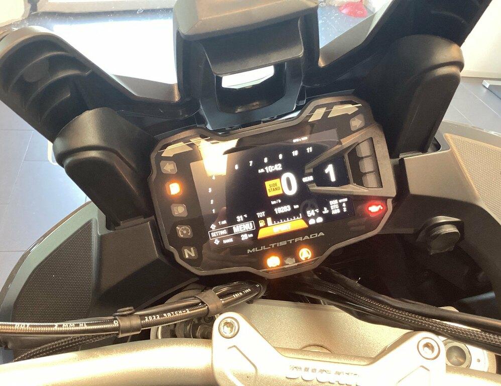 MULTISTRADA V2