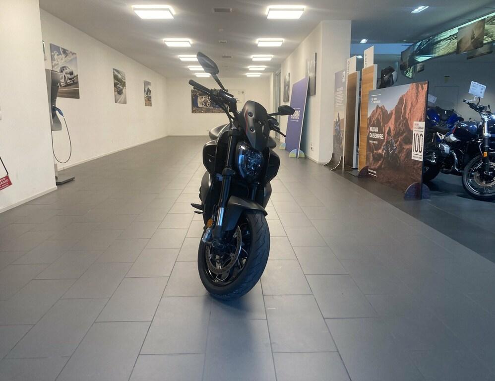 DIAVEL V4