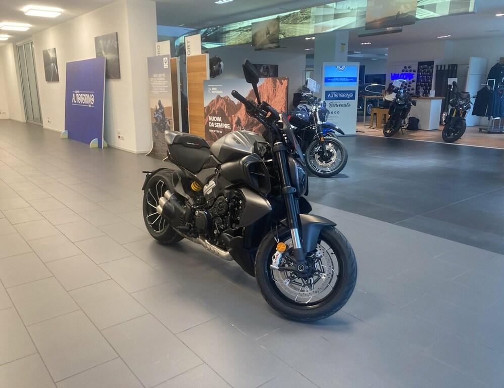 DIAVEL V4
