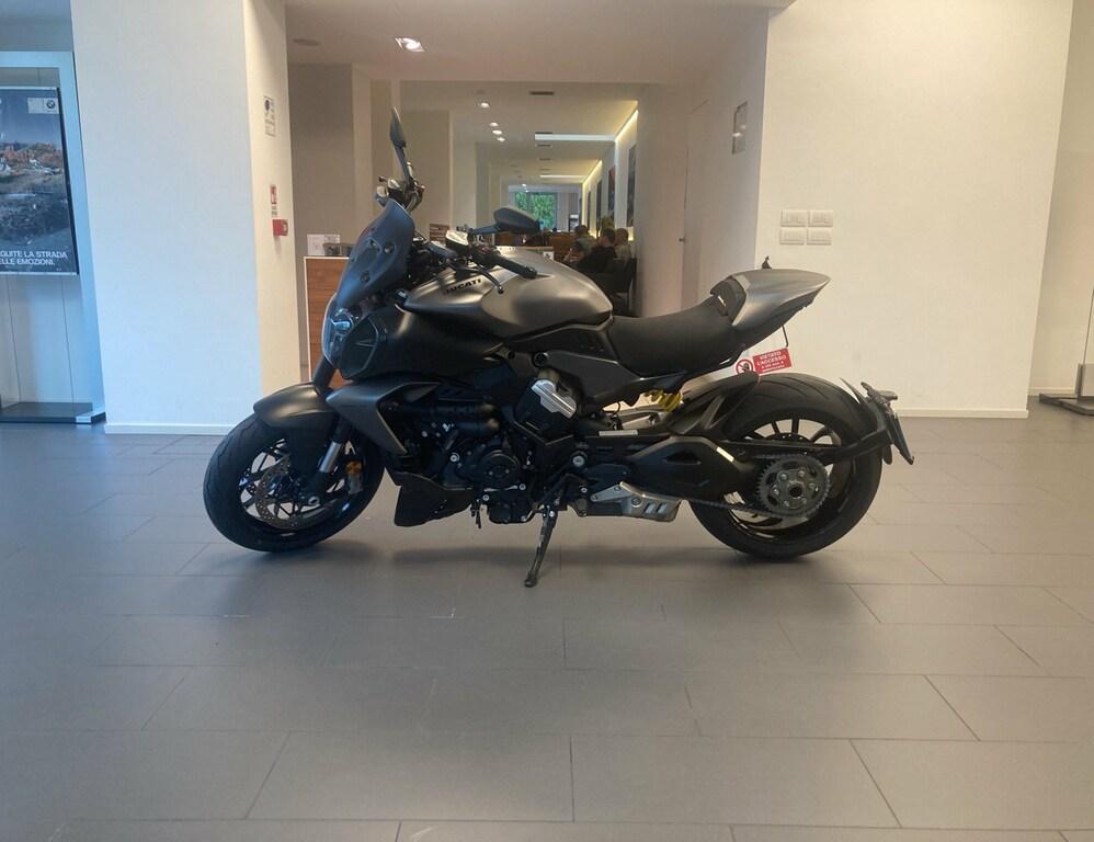 DIAVEL V4