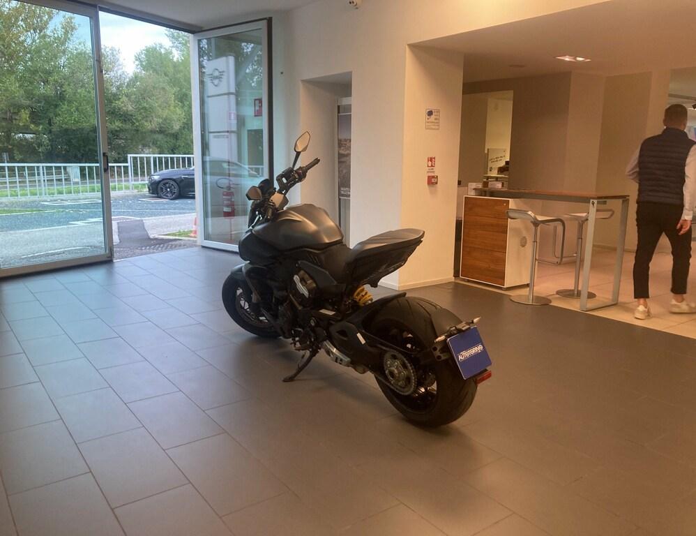 DIAVEL V4