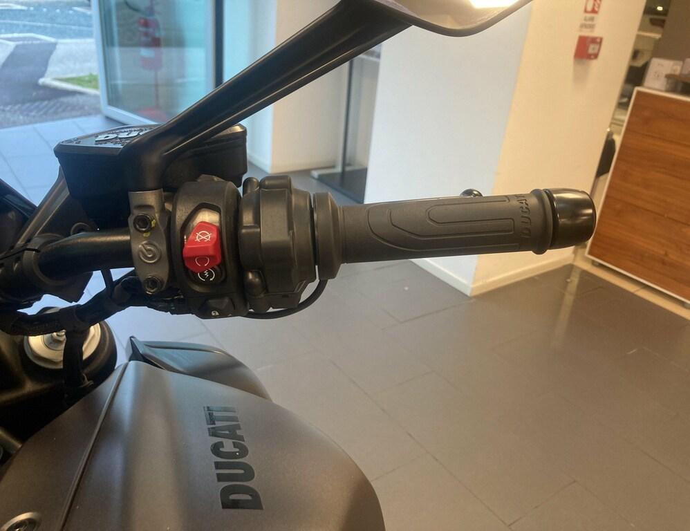 DIAVEL V4