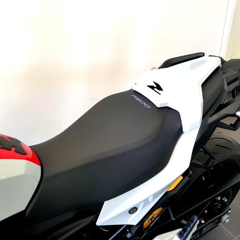 F 900 R