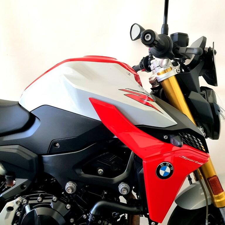 F 900 R
