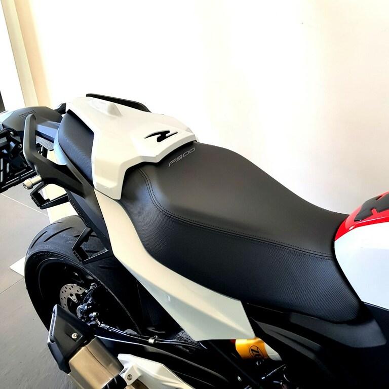 F 900 R