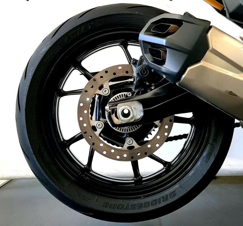 F 900 R