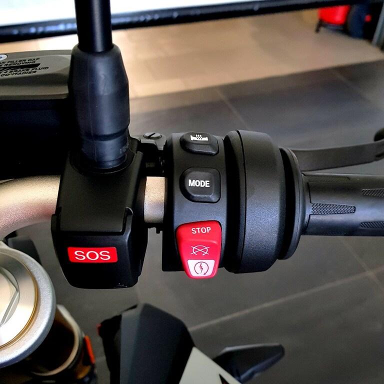 F 900 R